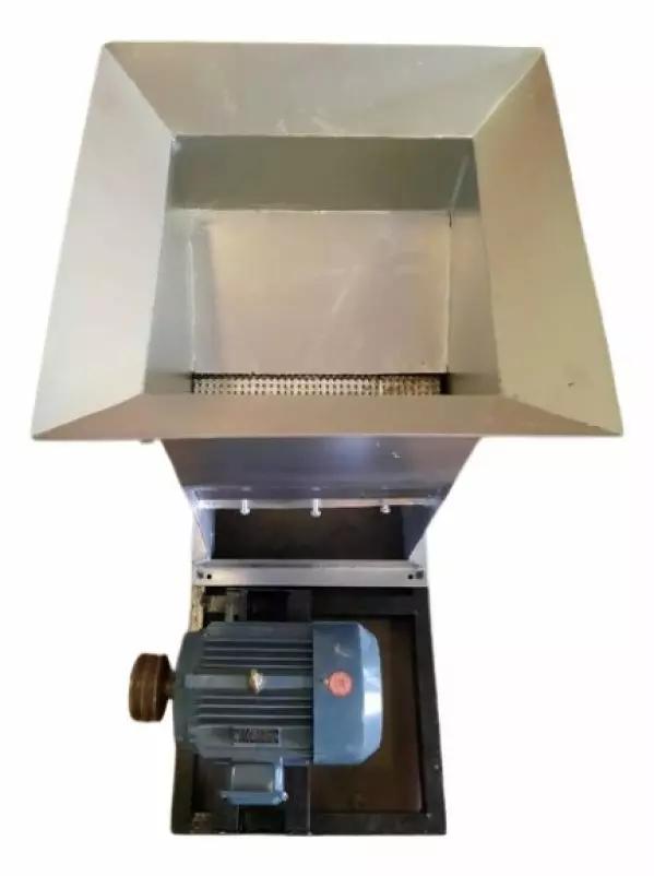 Cassava Grating Machine | 2.5 - 3 tons/hr. | 4hp - Locally Assembled | Automatic | Stainless